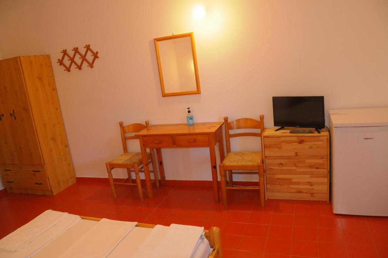 Chalikias Rooms Asprogerakata Exterior photo
