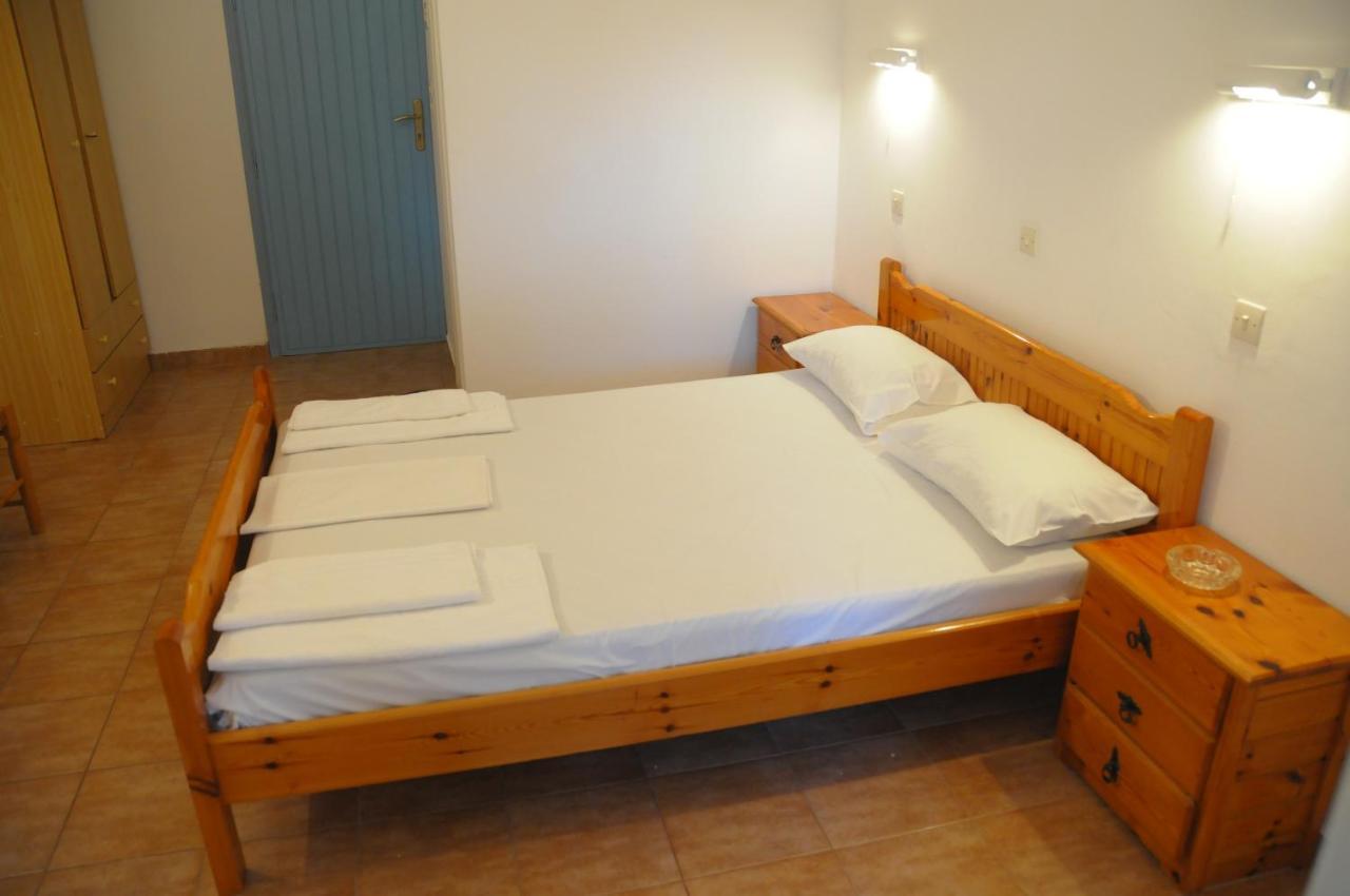 Chalikias Rooms Asprogerakata Exterior photo