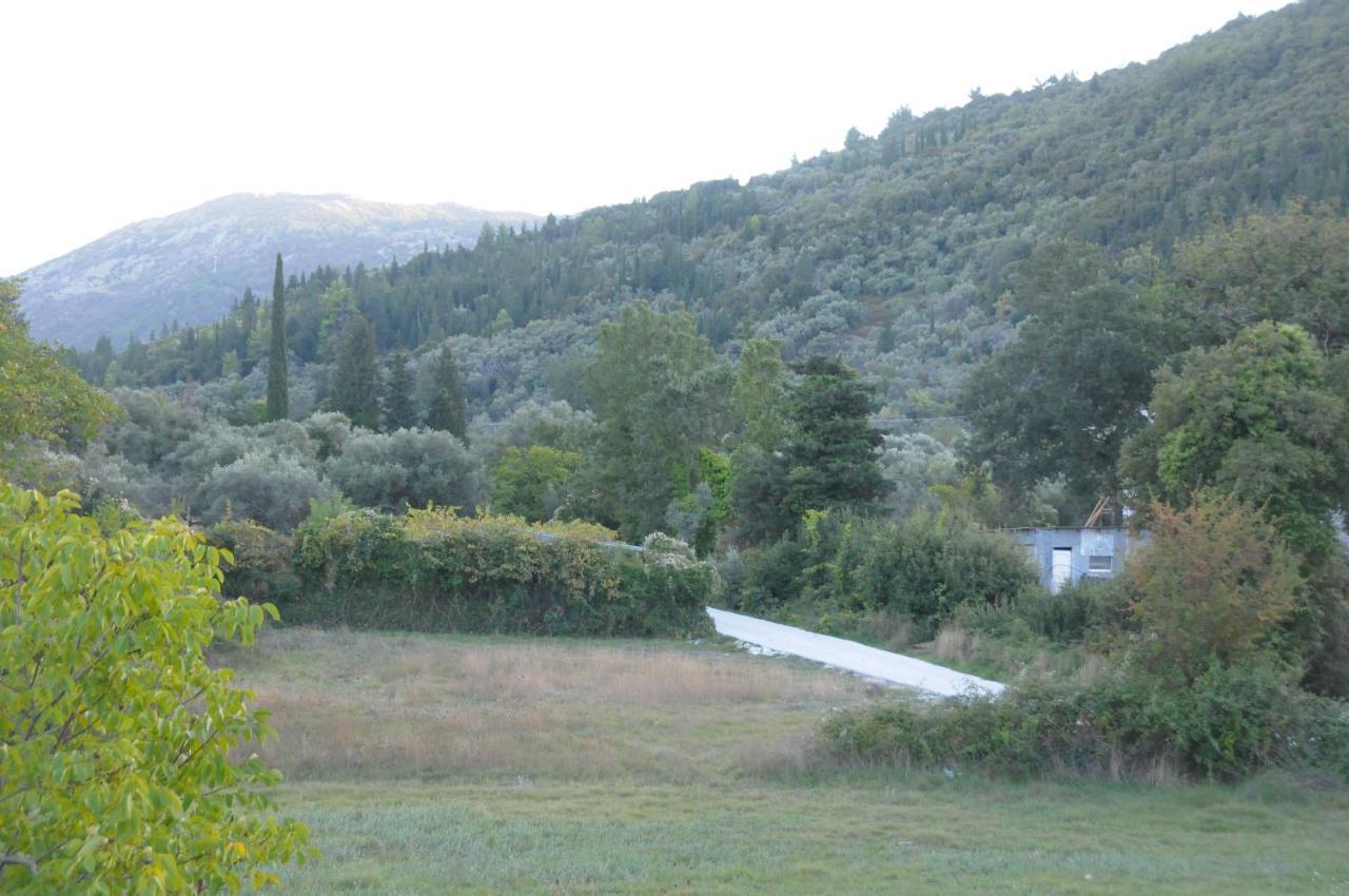 Chalikias Rooms Asprogerakata Exterior photo