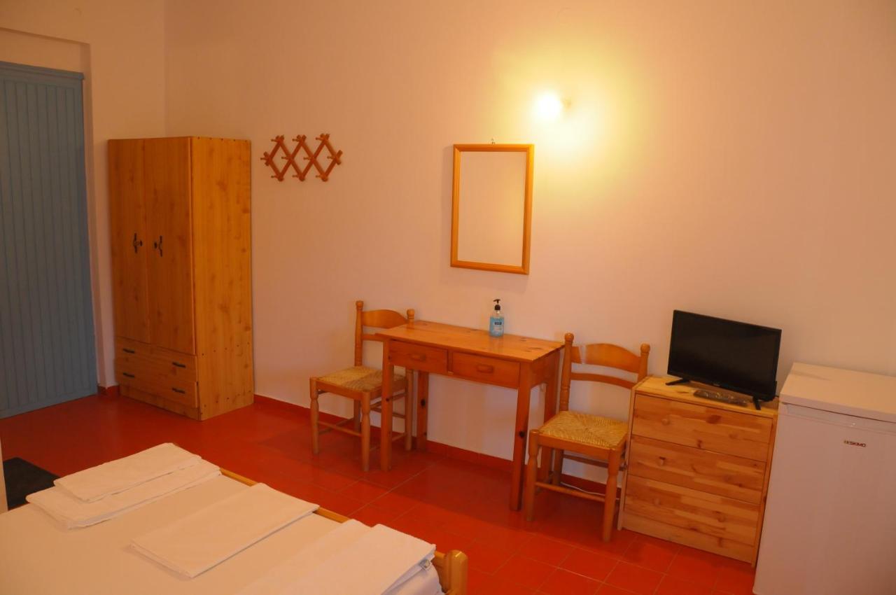Chalikias Rooms Asprogerakata Exterior photo