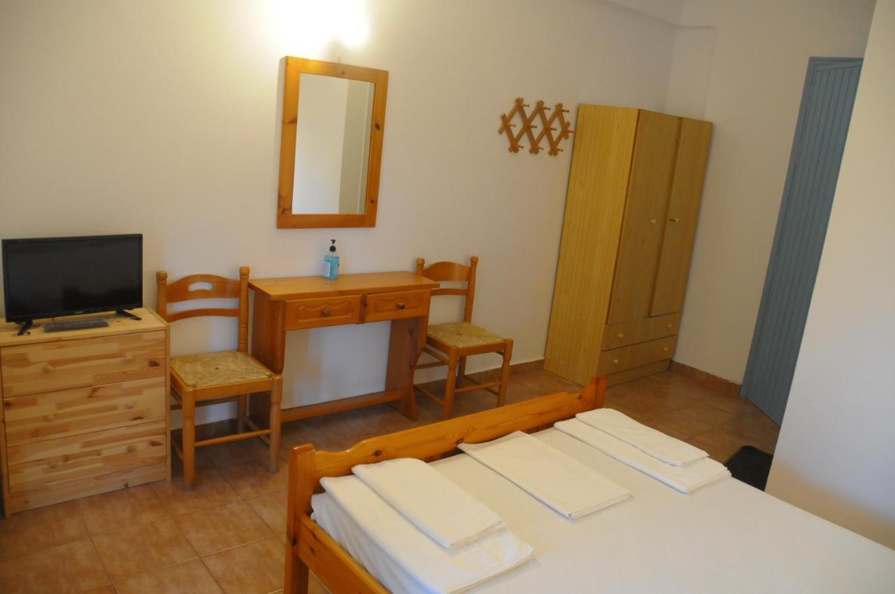 Chalikias Rooms Asprogerakata Exterior photo
