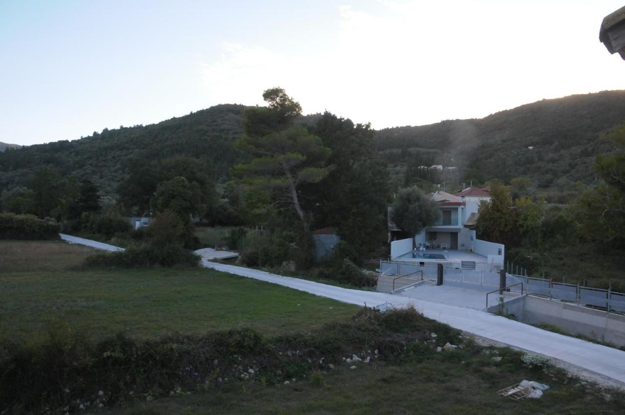 Chalikias Rooms Asprogerakata Exterior photo